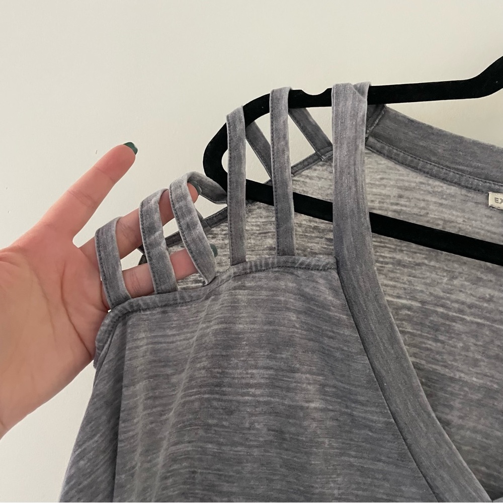 Shoulder cutout long sleeve v neck top - Picture 2 of 4
